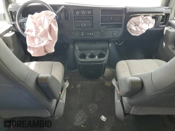 2017 Chevrolet Express Passenger LT с VIN 1GAWGFFF2H1107764, выставлен на аукционе Copart как лот 62044324 с пробегом Не указан миль и Списание • Salvage title. История ставок и продаж доступна на DreamBid. Изображение 8.