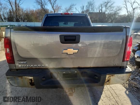 ✅ 2008 Chevrolet Silverado 1500 1LT • VIN: 3GCEK13358G255228 • Lot: 92281985. Listed on Copart with 186,916 mi. Free auction sales archive from the USA and detailed vehicle history report at DreamBid. Image 6.