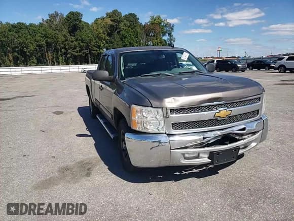 ✅ 2012 Chevrolet Silverado 1500 LS • VIN: 1GCRCREA9CZ275418 • Лот: 82343515. Опубликован ранее на Copart с пробегом 392 642 миль. Бесплатный доступ к архиву аукционных продаж из США и подробный отчёт об истории автомобиля на DreamBid. Изображение 13.