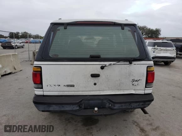 ✅ 1996 Ford Explorer Eddie Bauer • VIN: 1FMCU22X3TUD66129 • Lot: 79165504. Wystawiony na Copart z przebiegiem 107 711 mil. Bezpłatny archiwum sprzedaży aukcyjnych z USA i szczegółowy raport historii pojazdu na DreamBid. Zdjęcie 6.