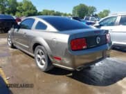 ✅ 2005 Ford Mustang GT Deluxe • VIN: 1ZVFT82H155251166 • Лот: 43075681. Опубликован ранее на IAAI с пробегом 166 319 миль. Бесплатный доступ к архиву аукционных продаж из США и подробный отчёт об истории автомобиля на DreamBid. Изображение 3.