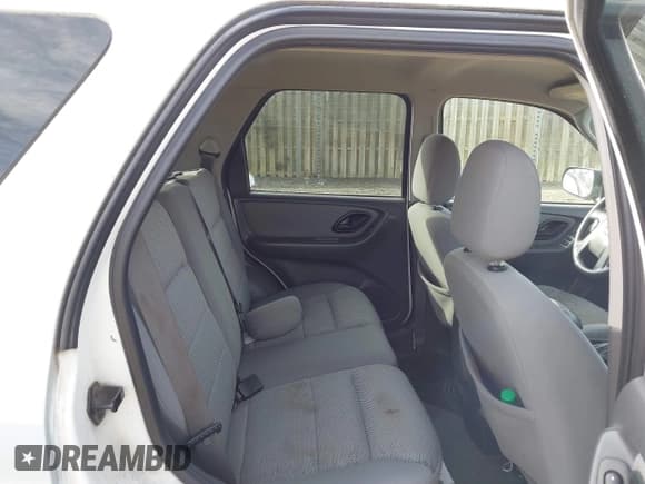 ✅ 2005 Ford Escape XLT • VIN: 1FMCU93125KA87420 • Lot: 43838382. Listed on IAAI with 138,055 mi. Free auction sales archive from the USA and detailed vehicle history report at DreamBid. Image 8.