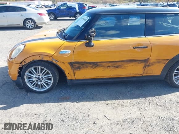 ✅ 2014 MINI Hardtop S • VIN: WMWXM7C51ET731459 • Lot: 43506988. Listed on IAAI with 81,266 mi. Free auction sales archive from the USA and detailed vehicle history report at DreamBid. Image 6.