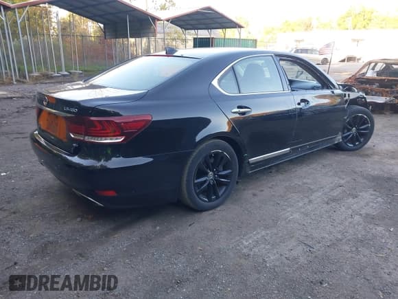 ✅ 2014 Lexus LS 460 • VIN: JTHCL5EFXE5020148 • Лот: 43495670. Опубликован ранее на IAAI с пробегом 127 841 миль. Бесплатный доступ к архиву аукционных продаж из США и подробный отчёт об истории автомобиля на DreamBid. Изображение 4.