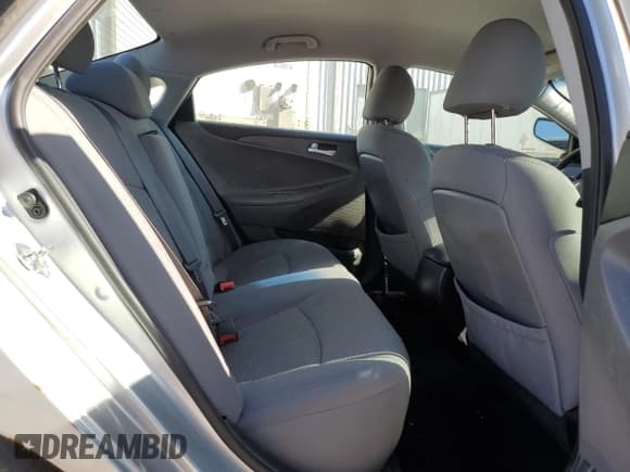 ✅ 2013 Hyundai Sonata GLS • VIN: 5NPEB4AC9DH550628 • Lot: 75211834. Listed on Copart with 111,101 mi. Free auction sales archive from the USA and detailed vehicle history report at DreamBid. Image 10.