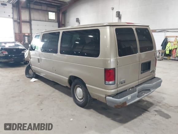 ✅ 2000 Ford Econoline Passenger XL • VIN: 1FMRE1129YHA94046 • Lot: 42240740. Listed on IAAI with 215,936 mi. Free auction sales archive from the USA and detailed vehicle history report at DreamBid. Image 3.