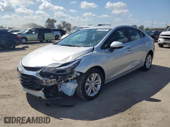 ✅ 2019 Chevrolet Cruze LT • VIN: 1G1BE5SM5K7116630 • Lot: 53158933. Listed on Copart with 47,087 mi. Free auction sales archive from the USA and detailed vehicle history report at DreamBid. Image 1.
