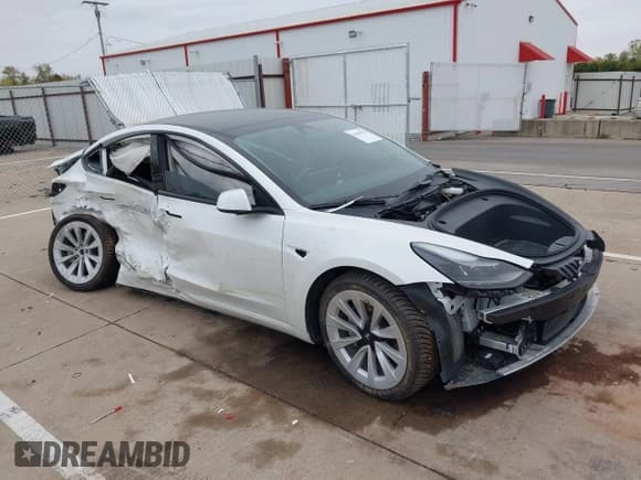 ✅ 2023 Tesla Model 3 • VIN: 5YJ3E1EA3PF563240 • Лот: 43466979. Опубликован ранее на IAAI с пробегом 32 596 миль. Бесплатный доступ к архиву аукционных продаж из США и подробный отчёт об истории автомобиля на DreamBid. Изображение 1.