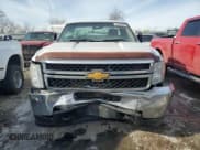 ✅ 2014 Chevrolet Silverado 2500HD Work Truck • VIN: 1GC0CVCG9EF164509 • Lot: 41623485. Wystawiony na Copart z przebiegiem 212 800 mil. Bezpłatny archiwum sprzedaży aukcyjnych z USA i szczegółowy raport historii pojazdu na DreamBid. Zdjęcie 5.