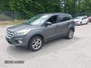 ✅ 2017 Ford Escape SE • VIN: 1FMCU9GD3HUD71233 • Лот: 42449711. Опубликован ранее на IAAI с пробегом 107 666 миль. Бесплатный доступ к архиву аукционных продаж из США и подробный отчёт об истории автомобиля на DreamBid. Изображение 17.