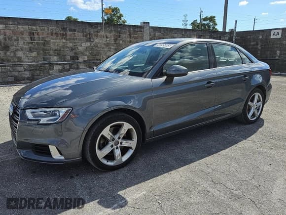 ✅ 2017 Audi A3 Premium • VIN: WAUAUGFF4H1032322 • Лот: 90095585. Опубликован ранее на Copart с пробегом 15 327 миль. Бесплатный доступ к архиву аукционных продаж из США и подробный отчёт об истории автомобиля на DreamBid. Изображение 1.