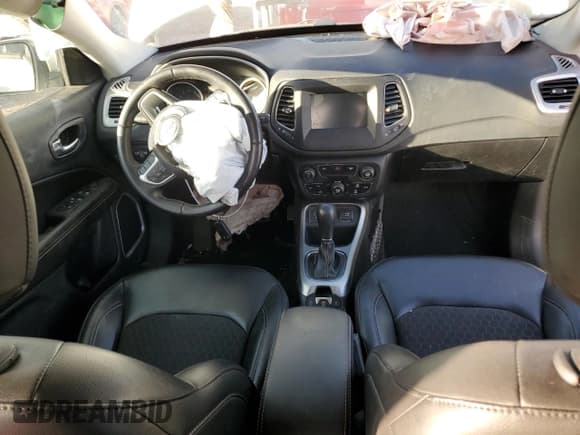 ✅ 2019 Jeep Compass Latitude • VIN: 3C4NJCBB1KT851460 • Lot: 91219835. Listed on Copart with 60,243 mi. Free auction sales archive from the USA and detailed vehicle history report at DreamBid. Image 8.