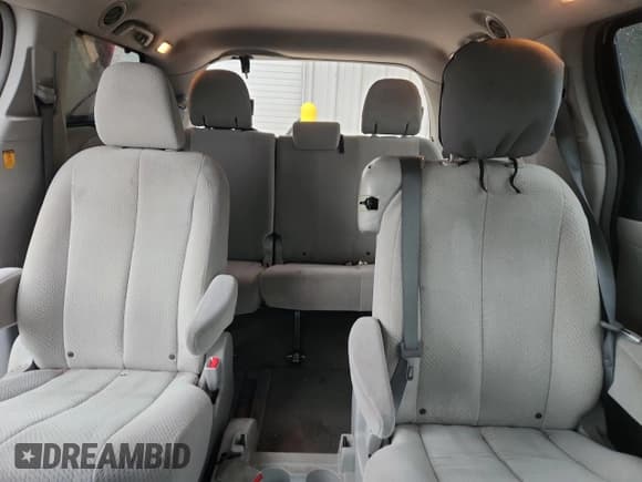 ✅ 2013 Toyota Sienna LE • VIN: 5TDKK3DC8DS291357 • Lot: 93316515. Wystawiony na Copart z przebiegiem 136 904 mil. Bezpłatny archiwum sprzedaży aukcyjnych z USA i szczegółowy raport historii pojazdu na DreamBid. Zdjęcie 10.