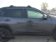 ✅ 2024 Toyota RAV4 Hybrid XSE • VIN: 2T3E6RFV5RW064944 • Lot: 43824865. Wystawiony na IAAI z przebiegiem 15 853 mil. Bezpłatny archiwum sprzedaży aukcyjnych z USA i szczegółowy raport historii pojazdu na DreamBid. Zdjęcie 13.