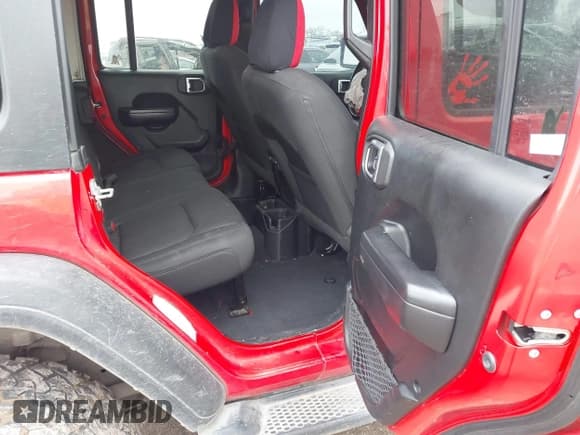 ✅ 2020 Jeep Wrangler Unlimited Willys • VIN: 1C4HJXDN8LW213889 • Lot: 41561034. Listed on IAAI with 97,489 mi. Free auction sales archive from the USA and detailed vehicle history report at DreamBid. Image 8.