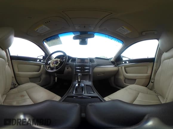 ✅ 2013 Lincoln MKS • VIN: 1LNHL9EK2DG610273 • Lot: 42877930. Wystawiony na IAAI z przebiegiem 66 889 mil. Bezpłatny archiwum sprzedaży aukcyjnych z USA i szczegółowy raport historii pojazdu na DreamBid. Zdjęcie 20.