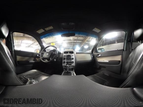 ✅ 2010 Mercury Mariner Premier • VIN: 4M2CN9HGXAKJ28184 • Lot: 42480802. Wystawiony na IAAI z przebiegiem 145 645 mil. Bezpłatny archiwum sprzedaży aukcyjnych z USA i szczegółowy raport historii pojazdu na DreamBid. Zdjęcie 18.