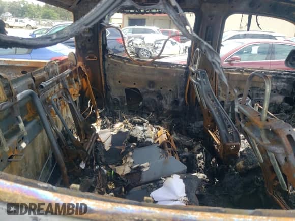 2015 Chevrolet Colorado 4WD Z71 z VIN 1GCGTCE38F1270333, wystawiony jako Copart lot #64223515 z przebiegiem Nie podano mil oraz Nie do naprawy • Non repairable. Historia ofert i sprzedaży dostępna na DreamBid. Obrazek 10.