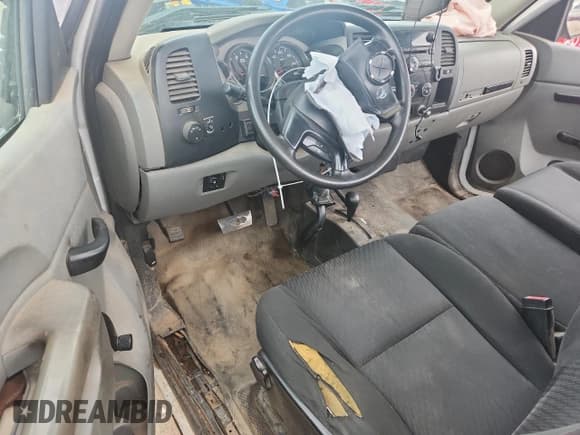 ✅ 2012 Chevrolet Silverado 2500HD Work Truck • VIN: 1GC0KVC86CZ139347 • Lot: 62755685. Wystawiony na Copart z przebiegiem 193 715 mil. Bezpłatny archiwum sprzedaży aukcyjnych z USA i szczegółowy raport historii pojazdu na DreamBid. Zdjęcie 8.