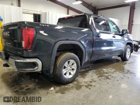 ✅ 2022 GMC Sierra 1500 SLE • VIN: 3GTPUBEK7NG651119 • Лот: 48701295. Опубликован ранее на Copart с пробегом Не указан. Бесплатный доступ к архиву аукционных продаж из США и подробный отчёт об истории автомобиля на DreamBid. Изображение 3.