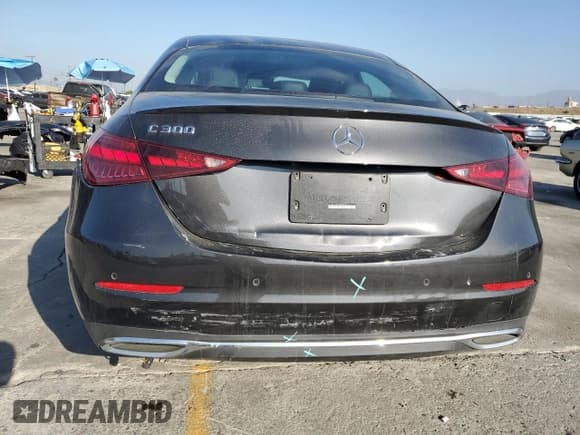 ✅ 2022 Mercedes-Benz C 300 • VIN: W1KAF4GB9NR036912 • Lot: 84637355. Wystawiony na Copart z przebiegiem 30 952 mil. Bezpłatny archiwum sprzedaży aukcyjnych z USA i szczegółowy raport historii pojazdu na DreamBid. Zdjęcie 6.