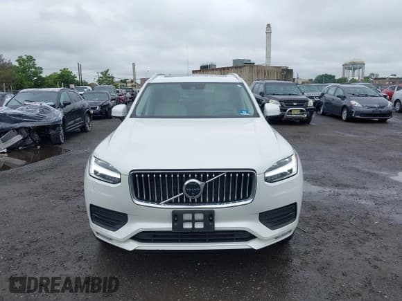 ✅ 2020 Volvo XC90 Momentum • VIN: YV4102PK9L1614676 • Lot: 42345929. Wystawiony na IAAI z przebiegiem 32 294 mil. Bezpłatny archiwum sprzedaży aukcyjnych z USA i szczegółowy raport historii pojazdu na DreamBid. Zdjęcie 12.