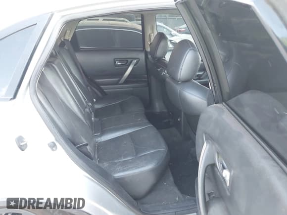 ✅ 2006 Infiniti FX • VIN: JNRAS08W26X208677 • Lot: 43358687. Wystawiony na IAAI z przebiegiem 207 789 mil. Bezpłatny archiwum sprzedaży aukcyjnych z USA i szczegółowy raport historii pojazdu na DreamBid. Zdjęcie 8.