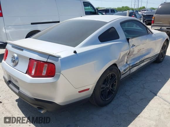 ✅ 2011 Ford Mustang V6 • VIN: 1ZVBP8AM8B5155984 • Lot: 41945207. Listed on IAAI with 157,352 mi. Free auction sales archive from the USA and detailed vehicle history report at DreamBid. Image 4.