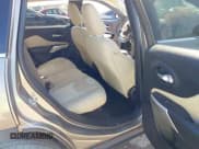 ✅ 2018 Jeep Cherokee Latitude • VIN: 1C4PJLCB2JD573390 • Lot: 43583916. Wystawiony na IAAI z przebiegiem 116 699 mil. Bezpłatny archiwum sprzedaży aukcyjnych z USA i szczegółowy raport historii pojazdu na DreamBid. Zdjęcie 8.