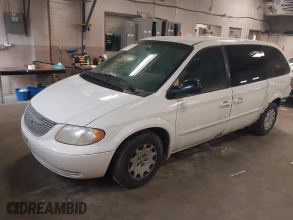 ✅ 2002 Chrysler Town & Country LX • VIN: 2C4GP44312R576257 • Лот: 41532934. Опубликован ранее на IAAI с пробегом 197 317 миль. Бесплатный доступ к архиву аукционных продаж из США и подробный отчёт об истории автомобиля на DreamBid. Изображение 2.