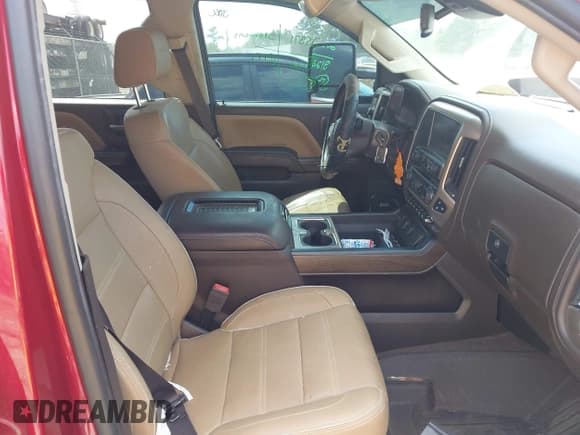 ✅ 2018 GMC Sierra 2500HD Denali • VIN: 1GT12UEY1JF265996 • Lot: 43086711. Listed on IAAI with 70,001 mi. Free auction sales archive from the USA and detailed vehicle history report at DreamBid. Image 5.