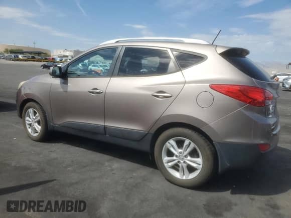 ✅ 2011 Hyundai Tucson Limited • VIN: KM8JUCAC5BU210779 • Lot: 70161325. Listed on Copart with 220,043 mi miles. Access the free auction sales archive from the USA and view a detailed vehicle history report at DreamBid. Image 2.