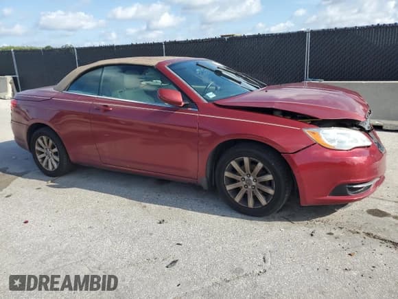 ✅ 2014 Chrysler 200 Touring • VIN: 1C3BCBEB9EN158308 • Лот: 63626735. Опубликован ранее на Copart с пробегом 147 932 миль. Бесплатный доступ к архиву аукционных продаж из США и подробный отчёт об истории автомобиля на DreamBid. Изображение 4.