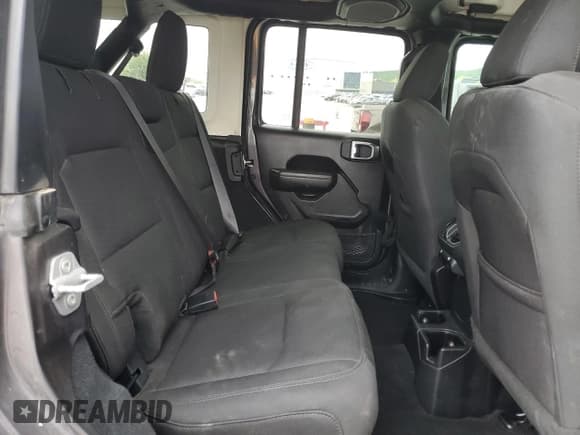 ✅ 2022 Jeep Wrangler Unlimited Sport S • VIN: 1C4HJXDGXNW175635 • Лот: 54228875. Опубликован ранее на Copart с пробегом 42 512 миль. Бесплатный доступ к архиву аукционных продаж из США и подробный отчёт об истории автомобиля на DreamBid. Изображение 11.