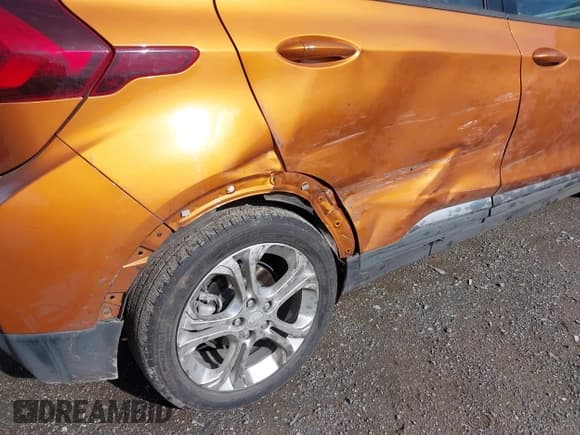 ✅ 2018 Chevrolet Bolt EV LT • VIN: 1G1FW6S06J4135351 • Lot: 41668227. Wystawiony na IAAI z przebiegiem 45 533 mil. Bezpłatny archiwum sprzedaży aukcyjnych z USA i szczegółowy raport historii pojazdu na DreamBid. Zdjęcie 19.