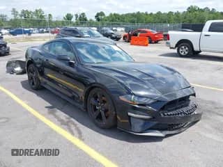 2022 Ford Mustang EcoBoost z VIN 1FA6P8TH1N5140385, wystawiony jako IAAI lot #42489617 z przebiegiem 68 927 mil mil oraz . Historia ofert i sprzedaży dostępna na DreamBid. Obrazek 1.