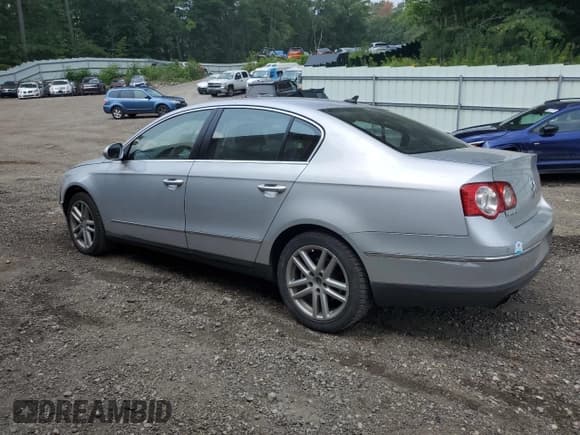 ✅ 2008 Volkswagen Passat Lux • VIN: WVWEK73C88E220662 • Lot: 67915205. Wystawiony na Copart z przebiegiem 183 222 mil. Bezpłatny archiwum sprzedaży aukcyjnych z USA i szczegółowy raport historii pojazdu na DreamBid. Zdjęcie 2.