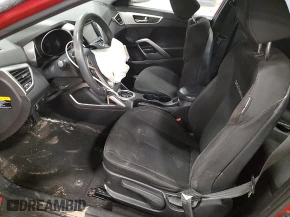 ✅ 2014 Hyundai Veloster • VIN: KMHTC6AD4EU190387 • Lot: 46918985. Wystawiony na Copart z przebiegiem 96 350 mil. Bezpłatny archiwum sprzedaży aukcyjnych z USA i szczegółowy raport historii pojazdu na DreamBid. Zdjęcie 7.