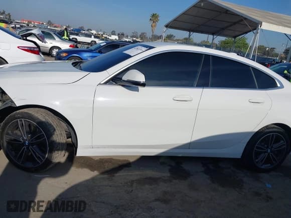 ✅ 2021 BMW 2 Series 228i • VIN: WBA53AK09M7H30650 • Lot: 42043390. Wystawiony na IAAI z przebiegiem 89 611 mil. Bezpłatny archiwum sprzedaży aukcyjnych z USA i szczegółowy raport historii pojazdu na DreamBid. Zdjęcie 15.
