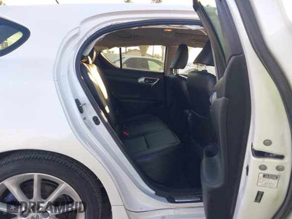 ✅ 2011 Lexus CT 200h • VIN: JTHKD5BHXB2019819 • Lot: 43379140. Listed on IAAI with 97,329 mi. Free auction sales archive from the USA and detailed vehicle history report at DreamBid. Image 8.