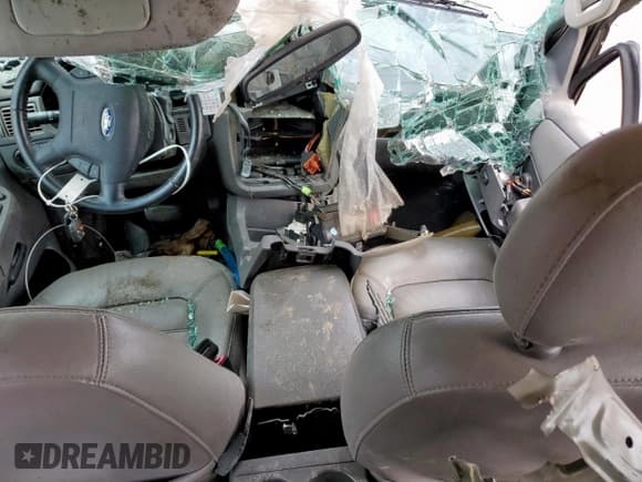 ✅ 2005 Ford Explorer XLT • VIN: 1FMZU63K35UB48991 • Lot: 67287335. Wystawiony na Copart z przebiegiem Nie podano. Bezpłatny archiwum sprzedaży aukcyjnych z USA i szczegółowy raport historii pojazdu na DreamBid. Zdjęcie 8.