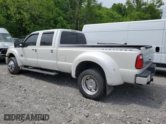 ✅ 2016 Ford F-450 XLT • VIN: 1FT8W4DT1GEA13706 • Lot: 56853605. Listed on Copart with 171,151 mi. Free auction sales archive from the USA and detailed vehicle history report at DreamBid. Image 2.