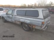 ✅ 1988 Toyota Pickup • VIN: JT4RN70DXJ0051625 • Lot: 43708177. Wystawiony na IAAI z przebiegiem 178 742 mil. Bezpłatny archiwum sprzedaży aukcyjnych z USA i szczegółowy raport historii pojazdu na DreamBid. Zdjęcie 3.