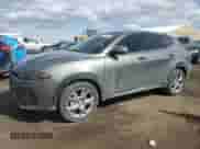 2024 Dodge Hornet R/T Plus z VIN ZACPDFDW3R3A11111, wystawiony jako Copart lot #47644925 z przebiegiem 15 612 mil mil oraz Czysty tytuł • Clean title. Historia ofert i sprzedaży dostępna na DreamBid. Obrazek 1.