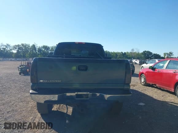 ✅ 2007 Chevrolet Silverado 2500HD Work Truck • VIN: 1GCHK29U97E116177 • Lot: 43043073. Wystawiony na IAAI z przebiegiem 191 150 mil. Bezpłatny archiwum sprzedaży aukcyjnych z USA i szczegółowy raport historii pojazdu na DreamBid. Zdjęcie 17.