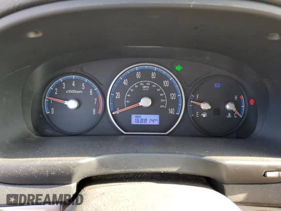 2009 Hyundai Santa Fe GLS z VIN 5NMSG13D99H264744, wystawiony jako Copart lot #67144644 z przebiegiem 168 814 mil mil oraz Szkoda całkowita • Salvage title. Historia ofert i sprzedaży dostępna na DreamBid. Obrazek 9.