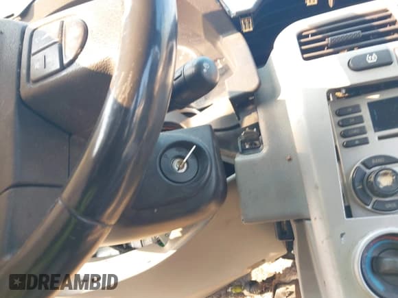 ✅ 2005 Chevrolet Equinox LT • VIN: 2CNDL63F456175972 • Лот: 41655560. Опубликован ранее на IAAI с пробегом 142 952 миль. Бесплатный доступ к архиву аукционных продаж из США и подробный отчёт об истории автомобиля на DreamBid. Изображение 11.