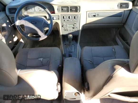 ✅ 1998 Volvo V70 GLT • VIN: YV1LW5679W2527717 • Лот: 43663345. Опубликован ранее на Copart с пробегом 206 013 миль. Бесплатный доступ к архиву аукционных продаж из США и подробный отчёт об истории автомобиля на DreamBid. Изображение 8.