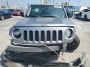 ✅ 2017 Jeep Patriot Sport SE • VIN: 1C4NJPBA8HD213333 • Lot: 65633645. Listed on Copart with 91,648 mi. Free auction sales archive from the USA and detailed vehicle history report at DreamBid. Image 5.