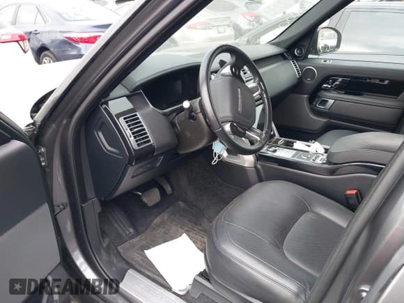 ✅ 2019 Land Rover Range Rover HSE • VIN: SALGS2SV9KA521124 • Лот: 42429756. Опубликован ранее на IAAI с пробегом 65 788 миль. Бесплатный доступ к архиву аукционных продаж из США и подробный отчёт об истории автомобиля на DreamBid. Изображение 18.